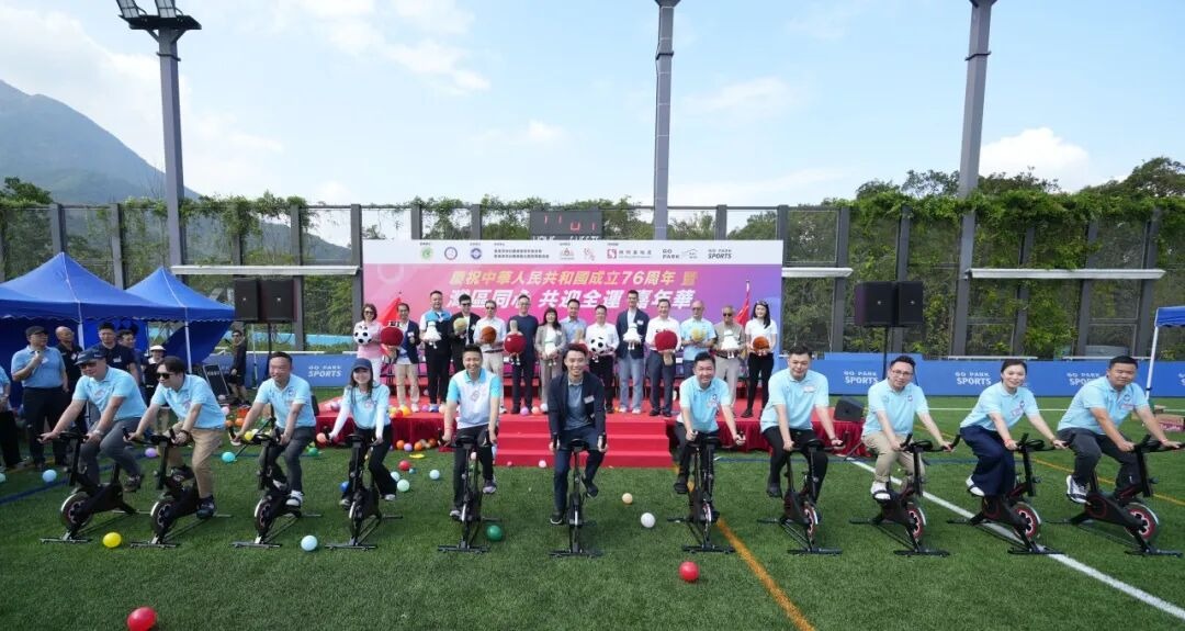 为什么外野手在阳光下接捕时需要用手套遮挡光线的黄金角度